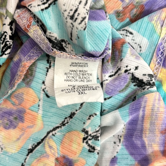 Celeste Floral Pattern Tank Top - Picture 9 of 9